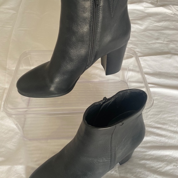 Vionic  Women's Kennedy Ankle Boot Black Size 8.5 - Picture 4 of 9